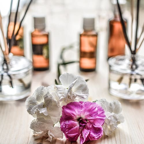 modern perfume Image referencing modern perfumes